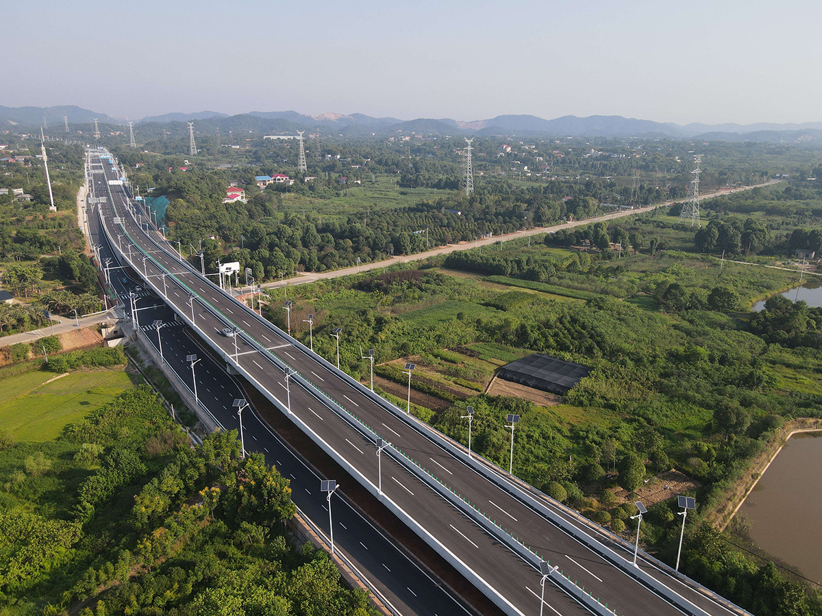 ����Ǽʹ�·����ɳ�Σ�������